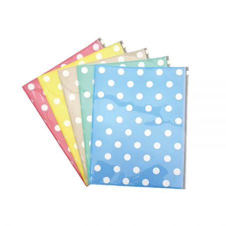 Twin Pocket Zip Folder - Twin pocket folder is made with durable PP material