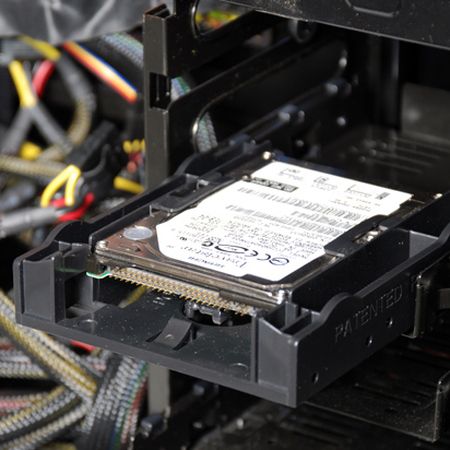 Add an application for a 3.5-inch hard drive bay that allows for the use of 2.5-inch hard drives in this position