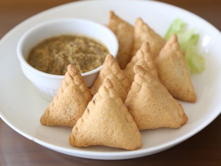 Firmly sealed Samosa on all four sides