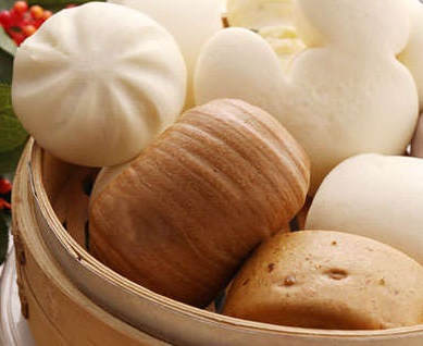 Emballage de petits pains à la vapeur / Mantou
