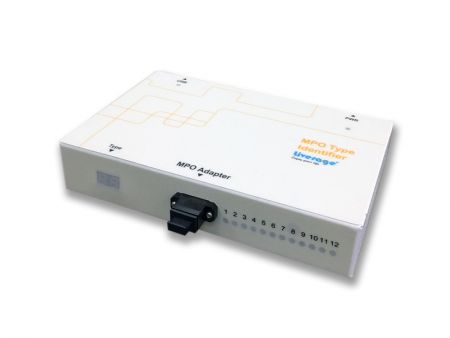 Identificador de Polaridad MPO 8/12 - El Identificador de Polaridad MPO, que se utiliza junto con el Probador MPO, se utiliza para verificar el tipo de cable MPO.
