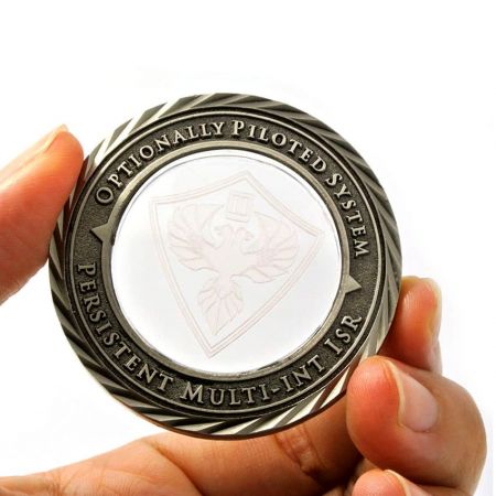 سکه یادبودی با کریستال - سکه یادبودی با کریستال محصول محبوب Star Lapel Pin است.
