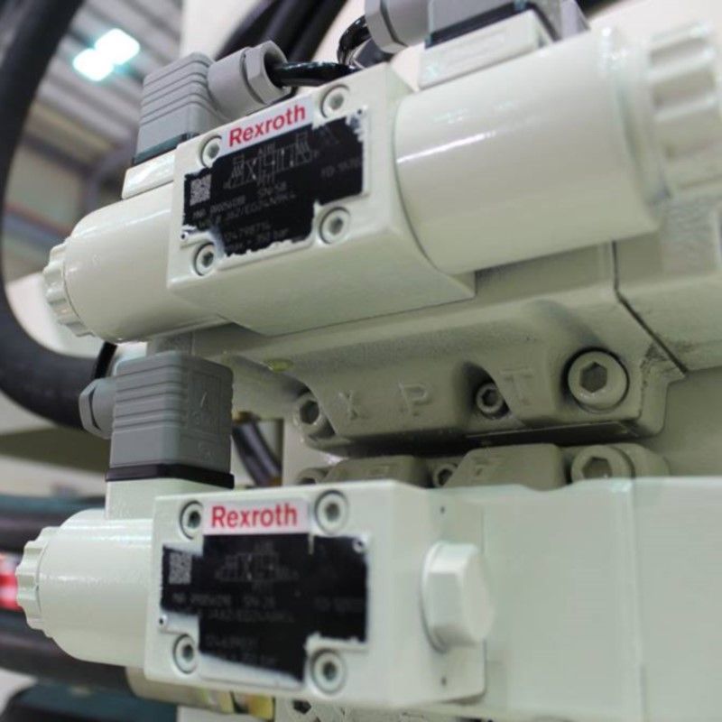 The plastic injection machine adheres to the use of a high-quality hydraulic solenoid valve.