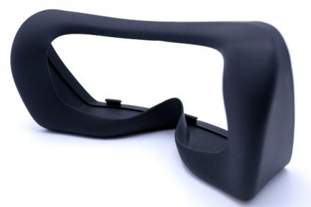 Silikonbrille für medizinische Geräte - Die Struktur besteht aus einem Kunststoffrahmen in Kombination mit Silikon, die Oberfläche ist mit PU beschichtet.