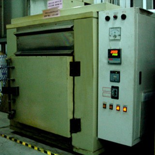 Machine de post-cuisson (régulateur de température à plusieurs étages)