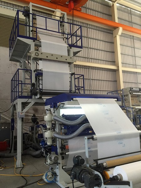 Máquina de impresión conectada con máquina de película soplada