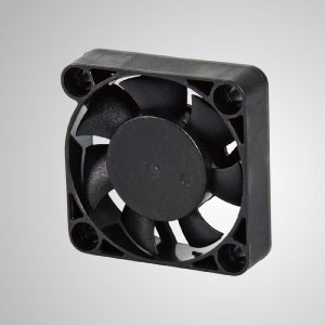 Série de ventilateurs de refroidissement CC avec un ventilateur de 40 mm x 40 mm x 10 mm - TITAN - Ventilateur de refroidissement CC avec un ventilateur de 40 mm x 10 mm, propose différents types pour répondre aux besoins de l'utilisateur.