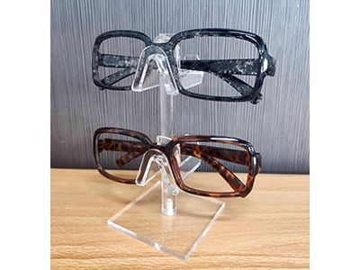 Acrylic display for eyewear, two nose bridge can hold 2 glasses