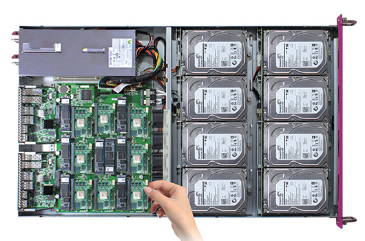 Remplaçables à chaud sur microserveur ARM, baie de disques, commutateurs intégrés et PSU