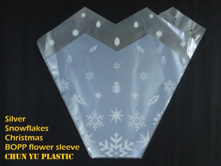 Snowflakes Christmas BOPP flower sleeve in silver color