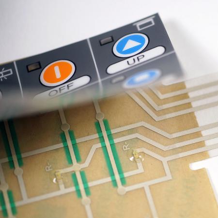 Membrana Switch con pulsante a rilievo piatto - sovrapposizione superficiale in materiale PET personalizzato