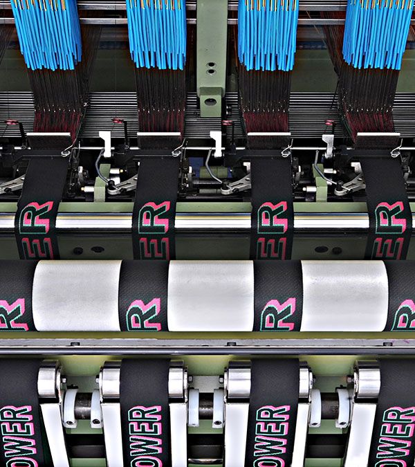 Серія комп'ютеризованих жаккардових ткацьких станків для вузьких тканин